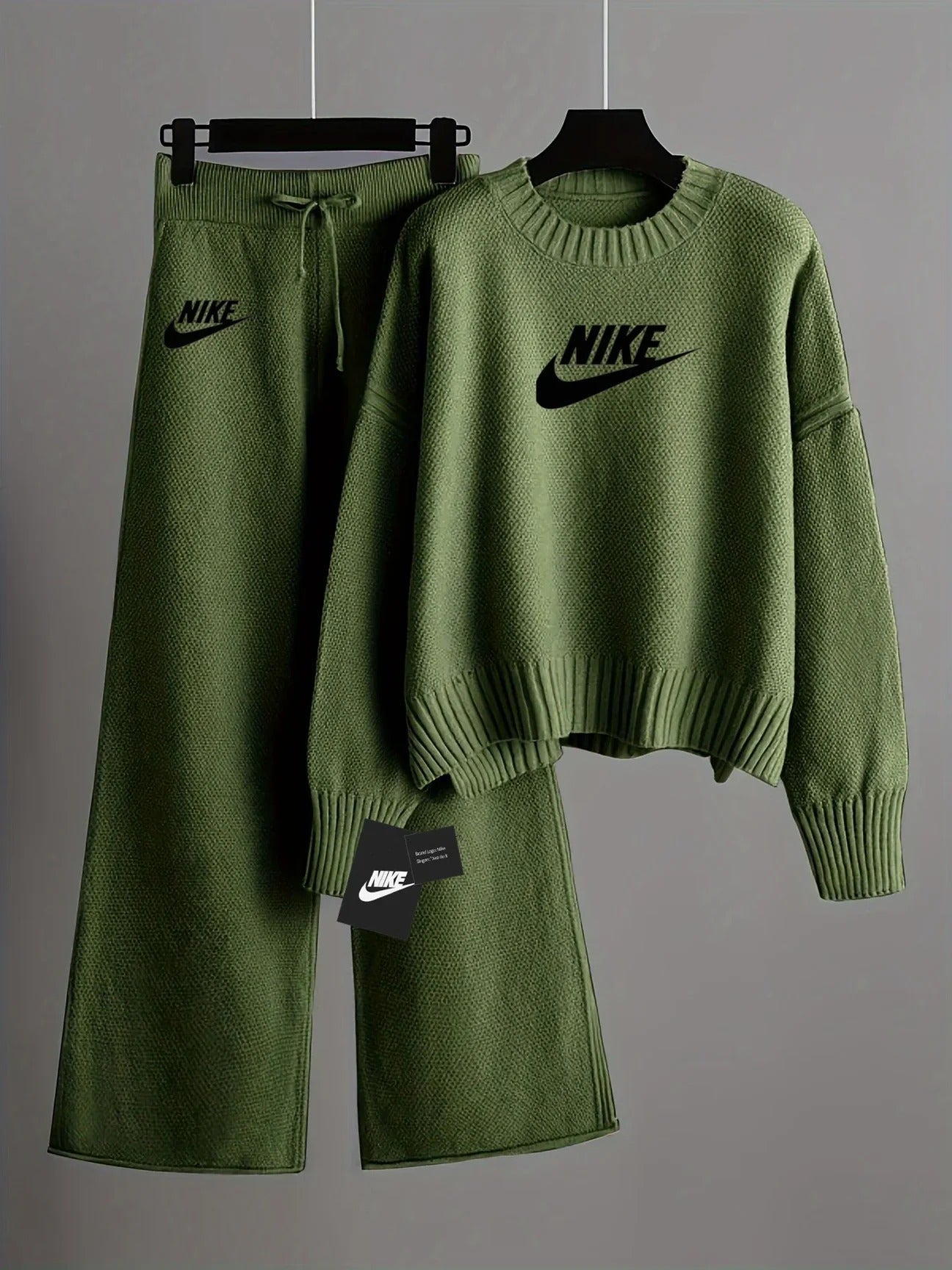 Nike - women set for winter