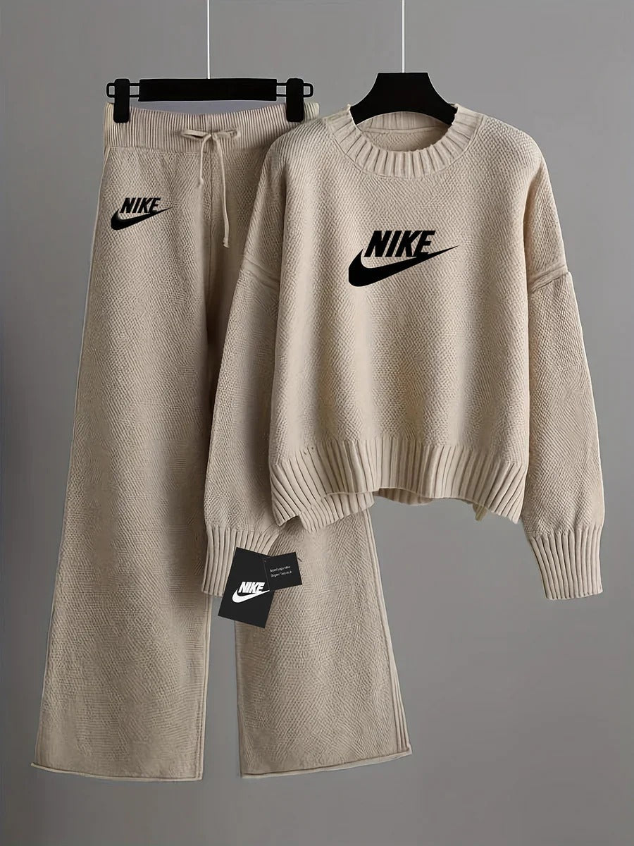 Nike - women set for winter