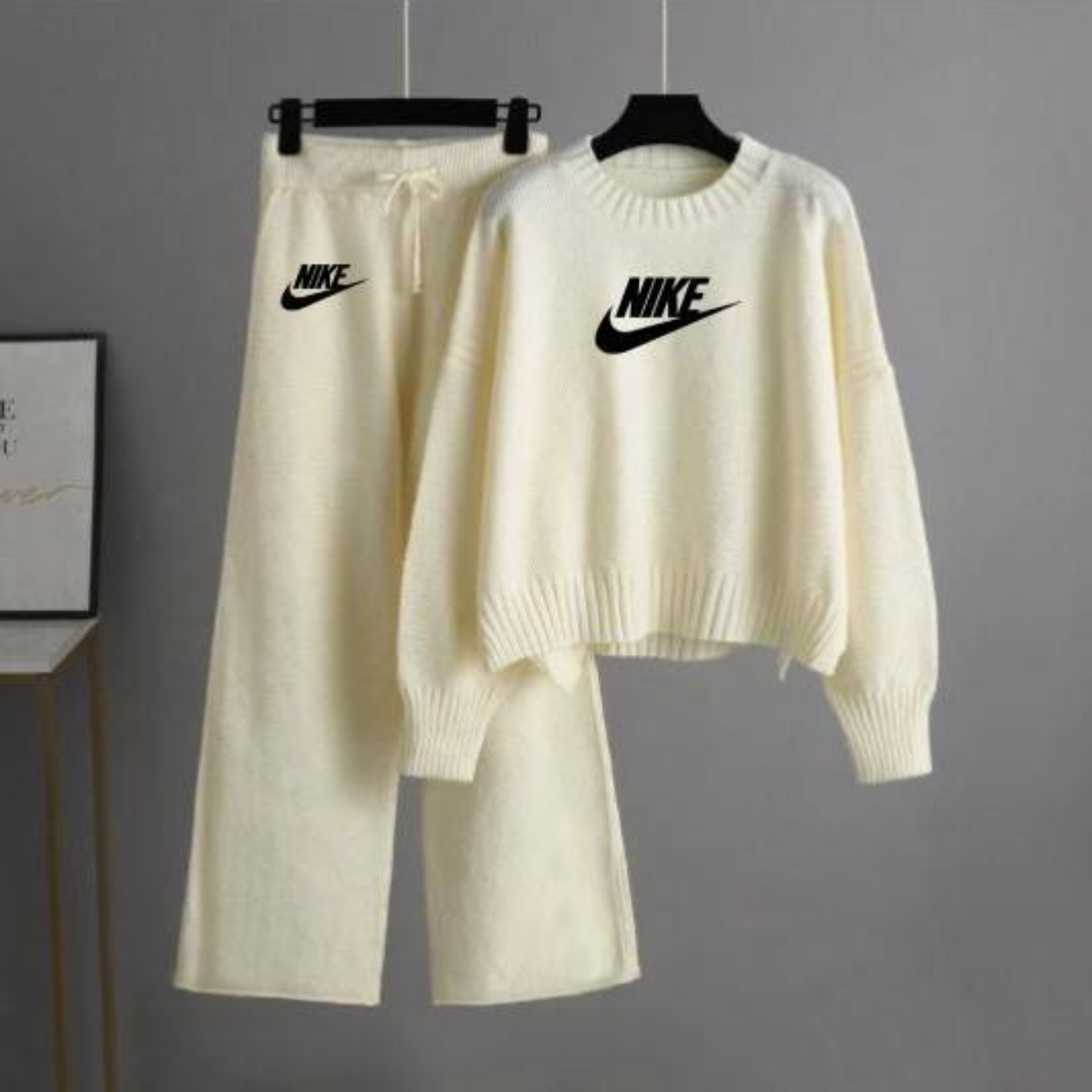 Nike - women set for winter